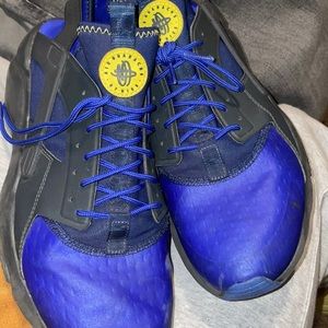 Nike huaraches sneakers